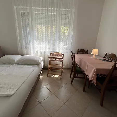 Antonia Apartment Selce